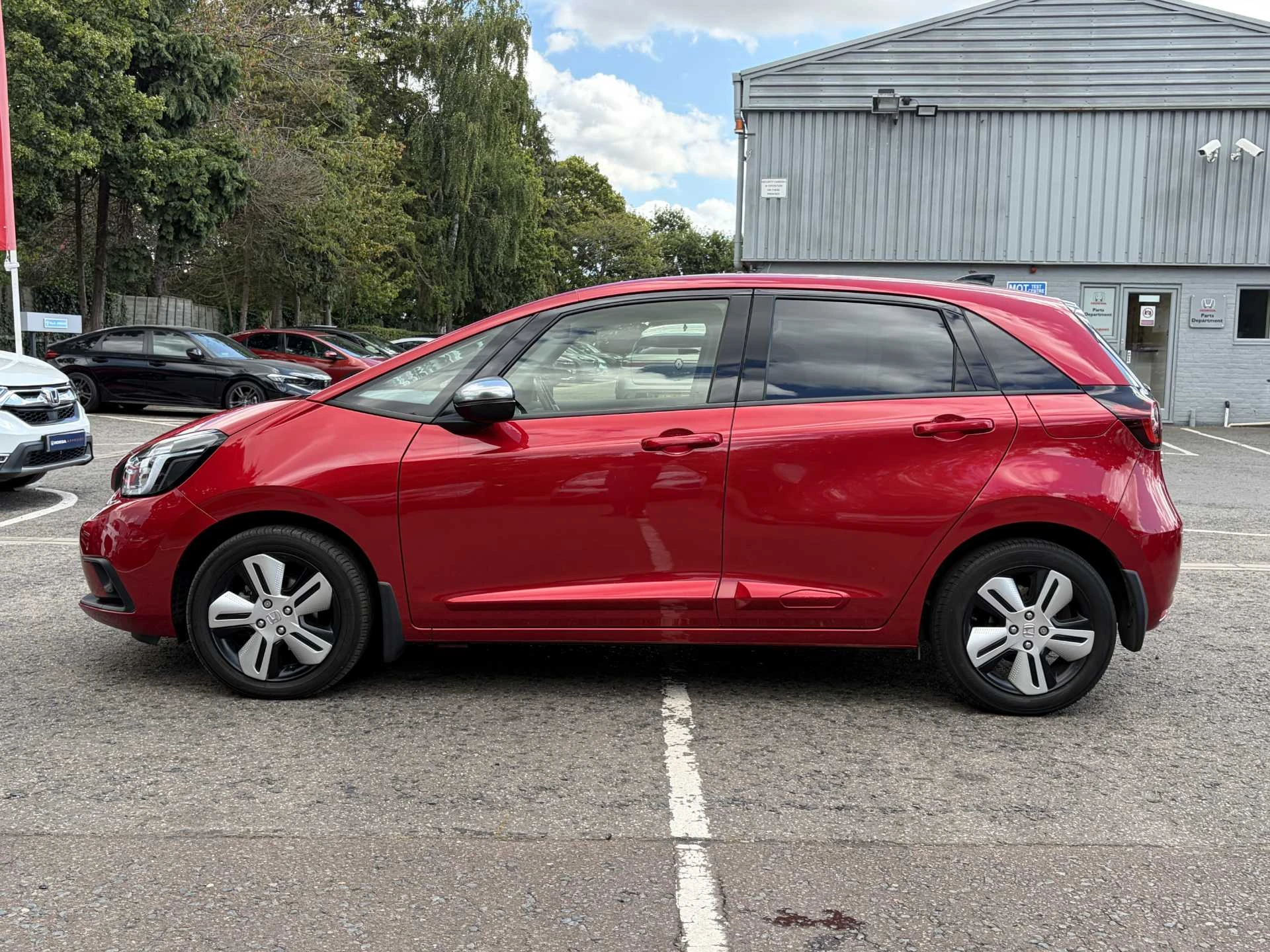 Vehicle image 5