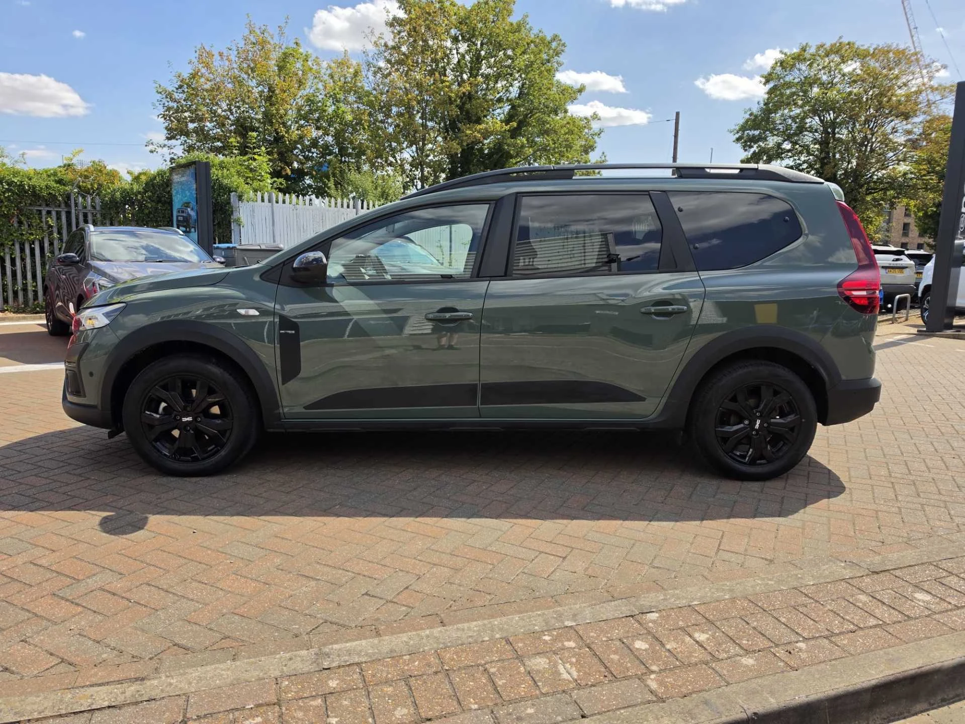 Vehicle image 7