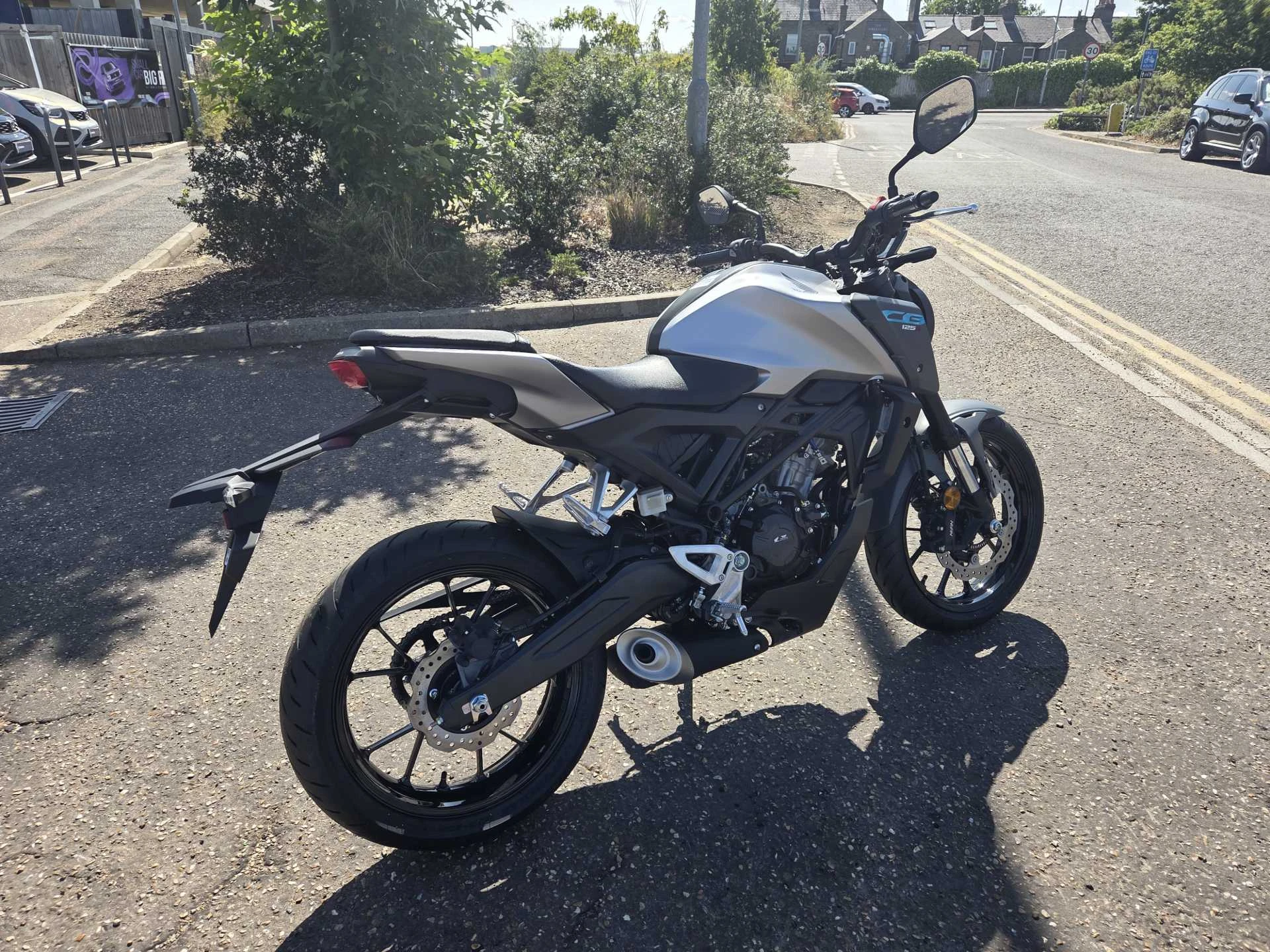 Vehicle image 3