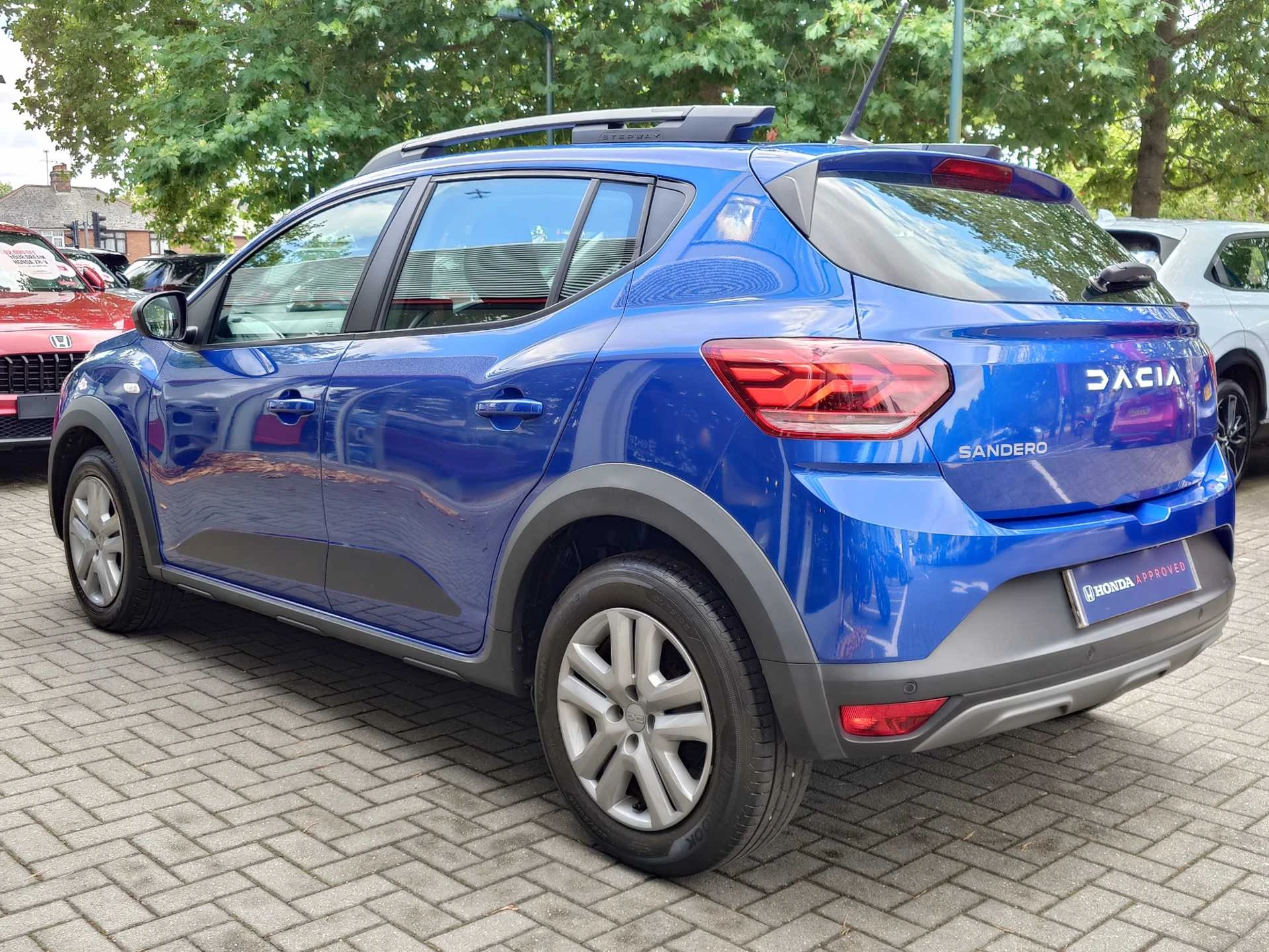 Vehicle image 3