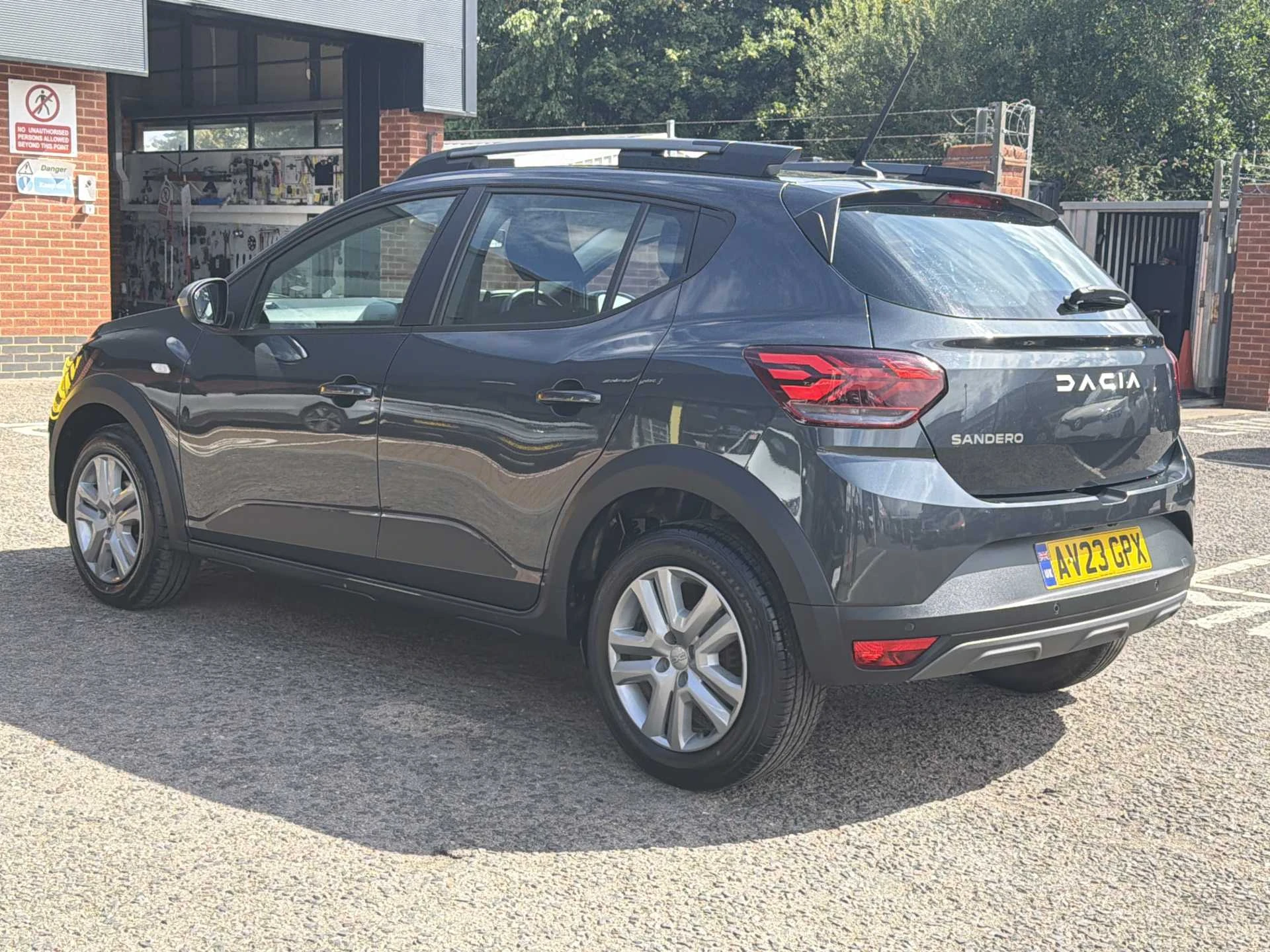 Vehicle image 3