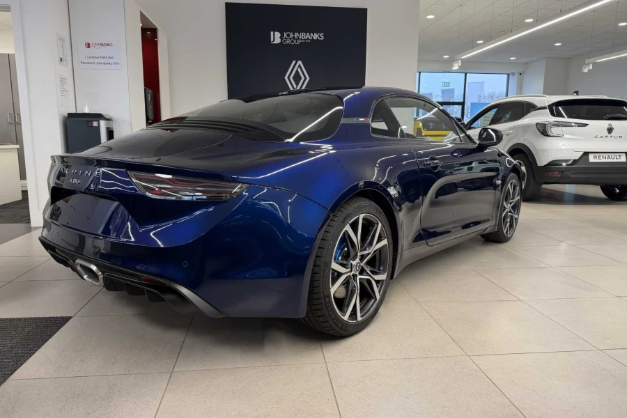 Vehicle Image - 3