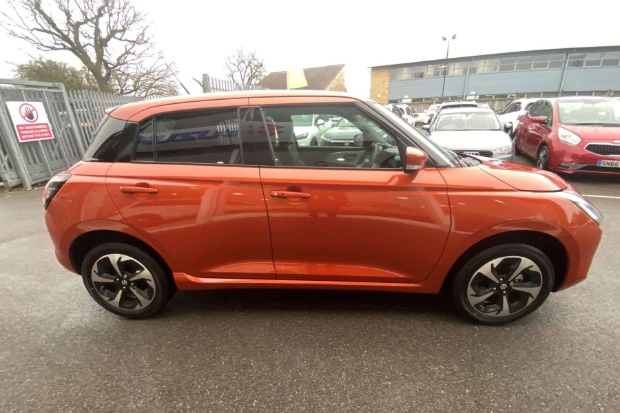 Vehicle Image - 0