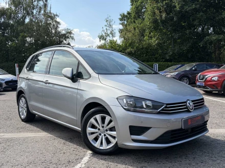 Volkswagen Golf Listing Image