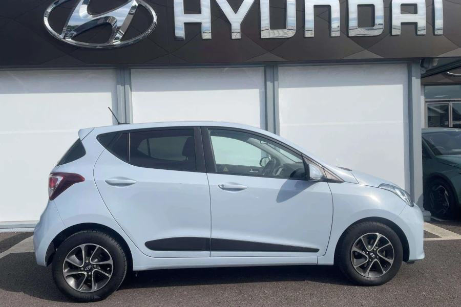 Vehicle Image - 1