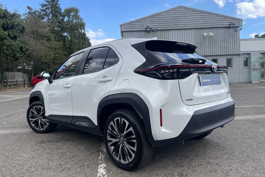 Vehicle Image - 2