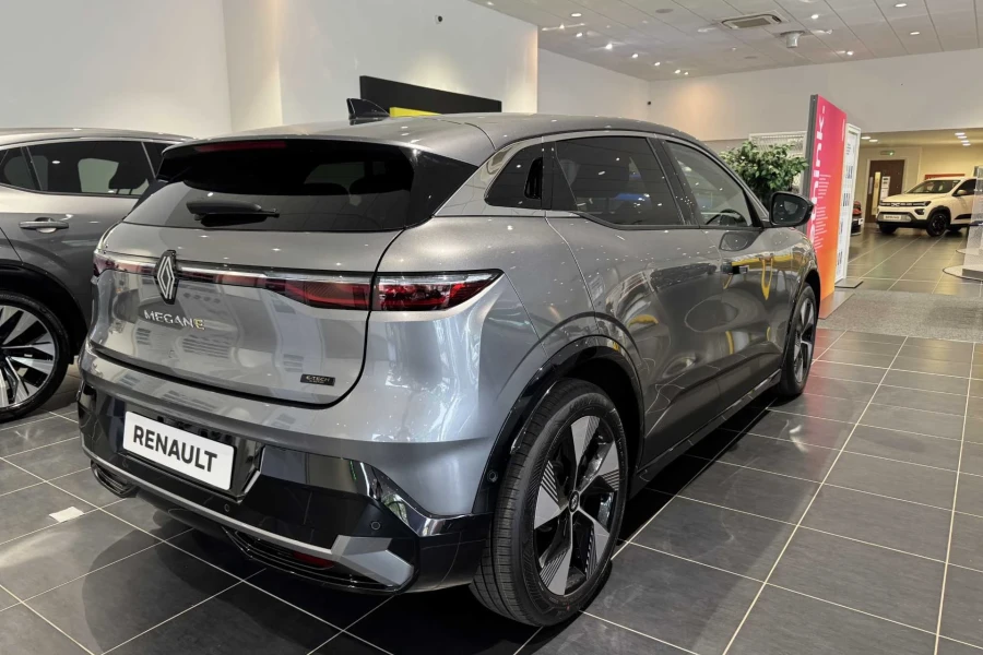 Vehicle Image - 3