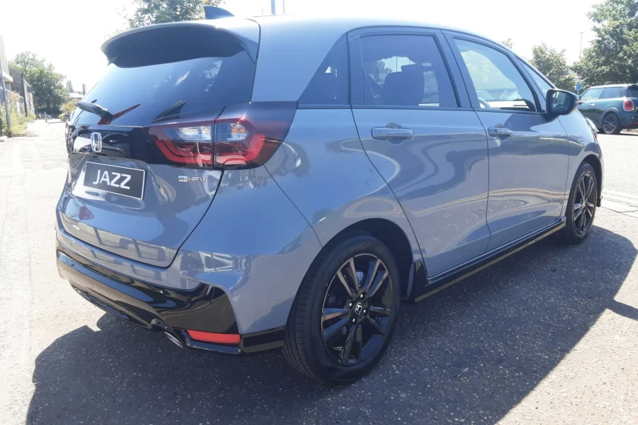 Vehicle Image - 3