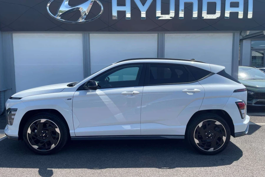 Vehicle Image - 2
