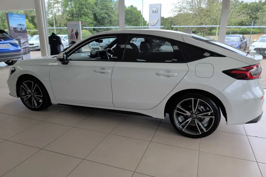 Vehicle Image - 3