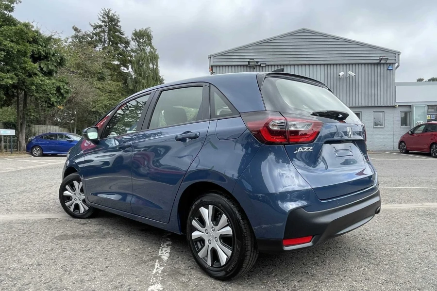 Vehicle Image - 2