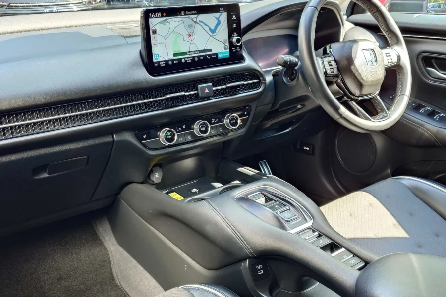 Vehicle Image - 1