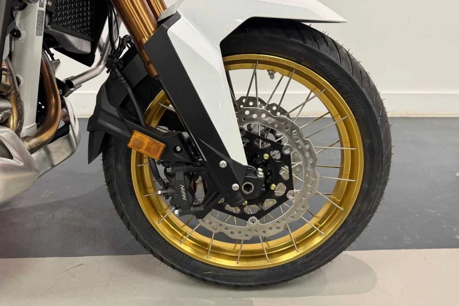 Vehicle Image - 3