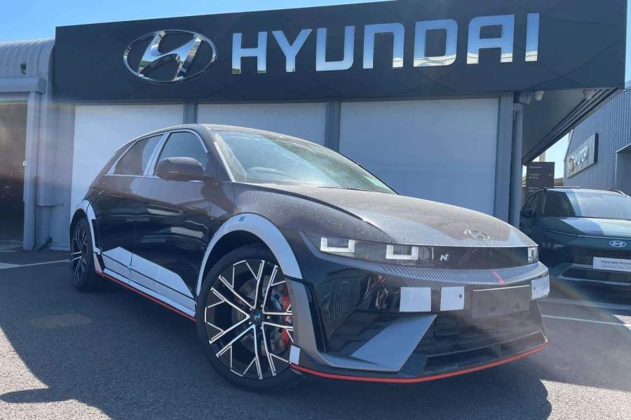 Vehicle Image - 0