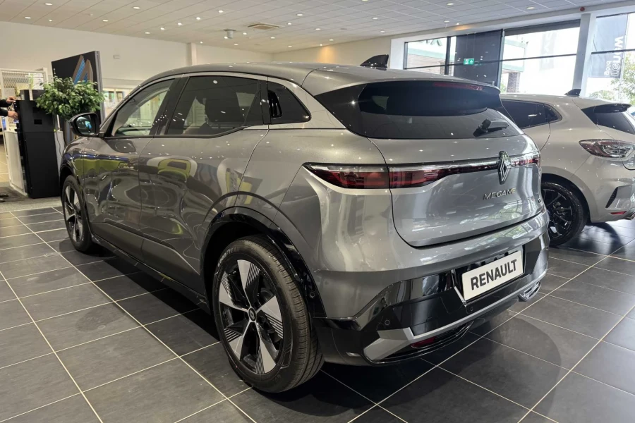 Vehicle Image - 2