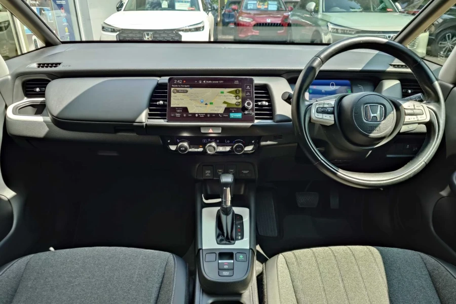 Vehicle Image - 3