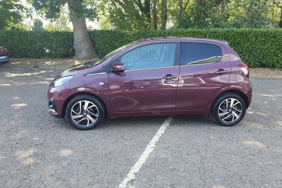 Vehicle Image - 3