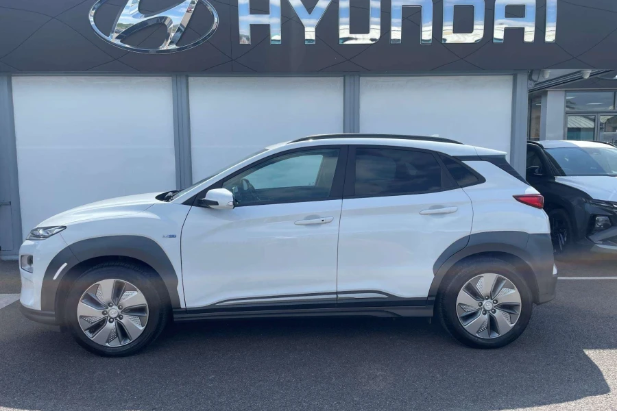 Vehicle Image - 2