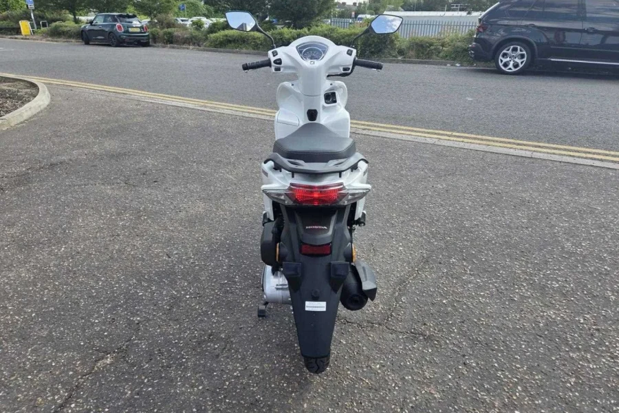 Vehicle Image - 3
