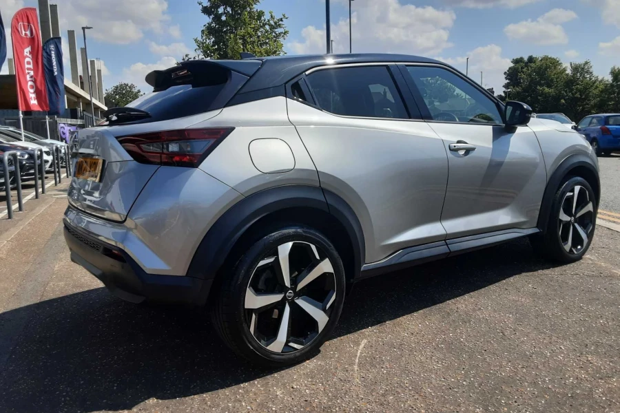 Vehicle Image - 3