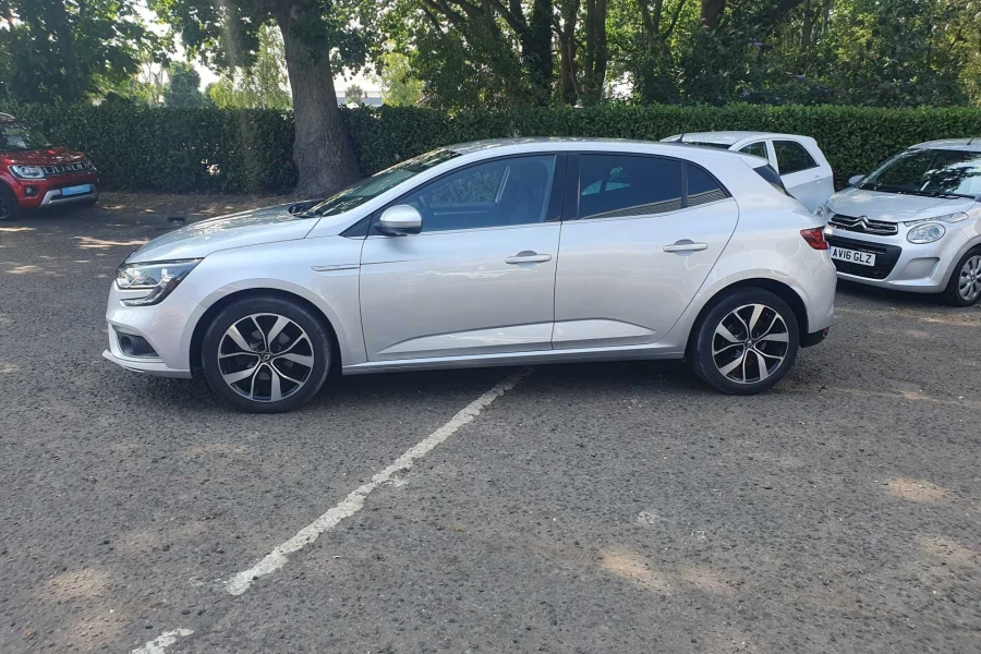 Vehicle Image - 3