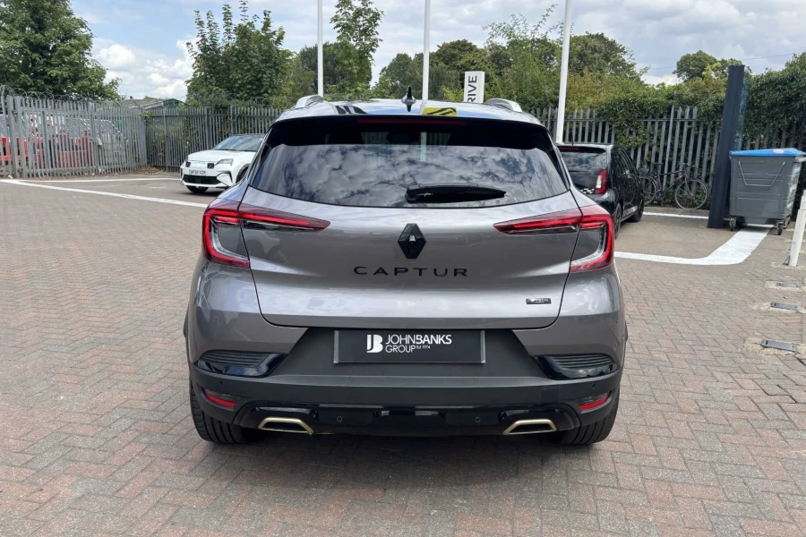Vehicle Image - 2