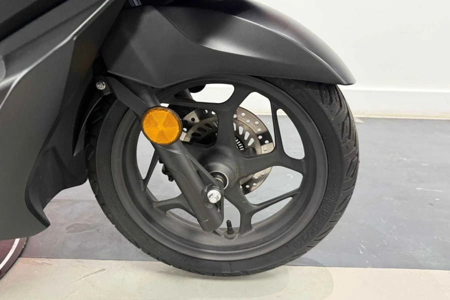 Vehicle Image - 3