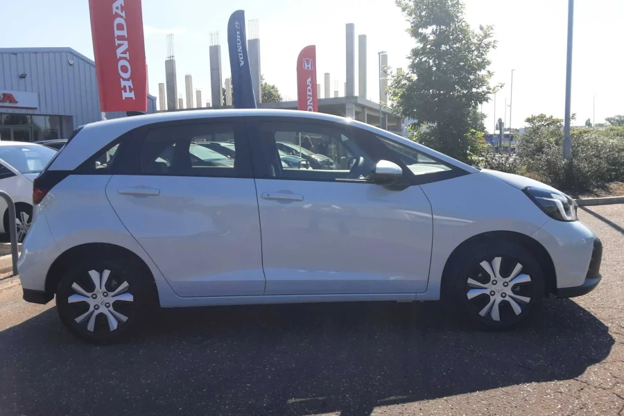 Vehicle Image - 3