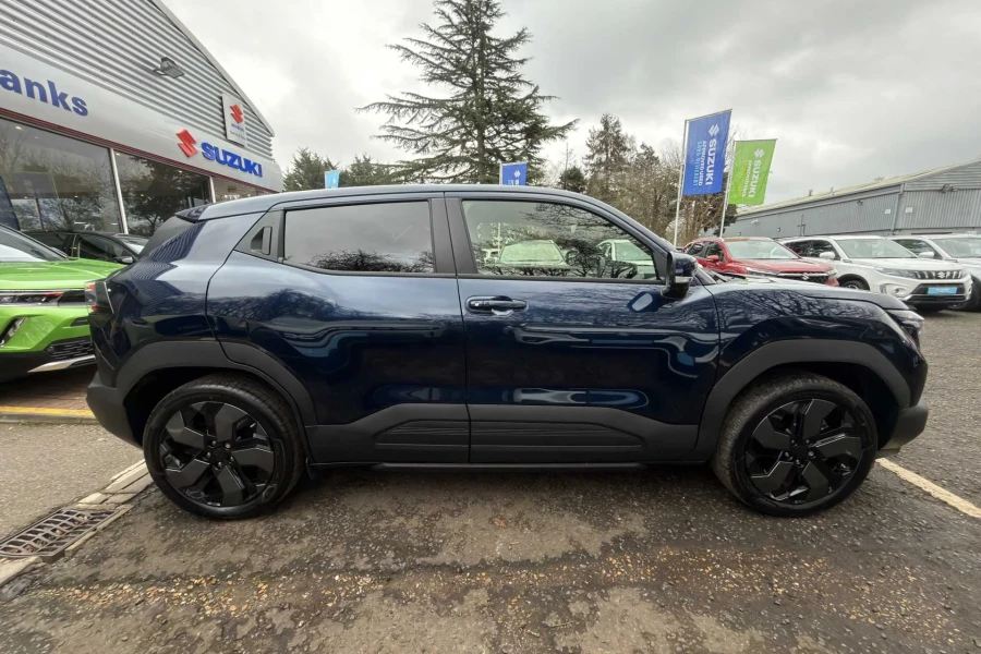 Vehicle Image - 3
