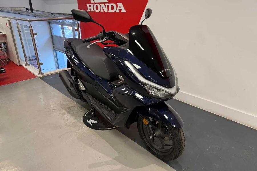 Vehicle Image - 1