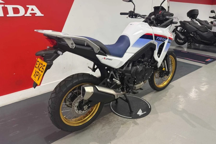 Vehicle Image - 2