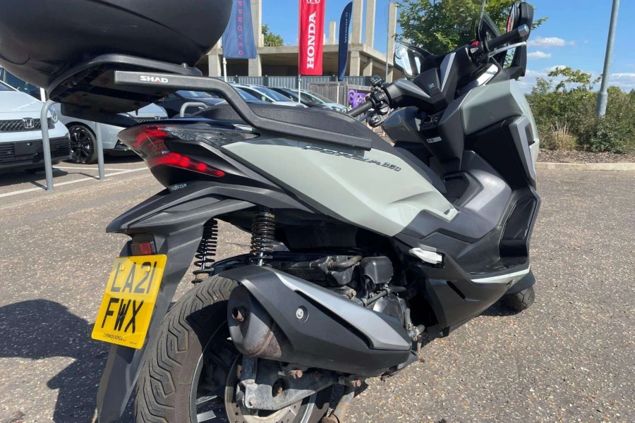 Vehicle Image - 2