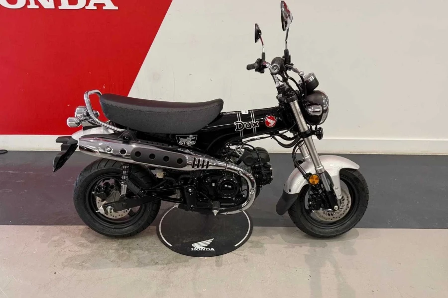 Vehicle Image - 0