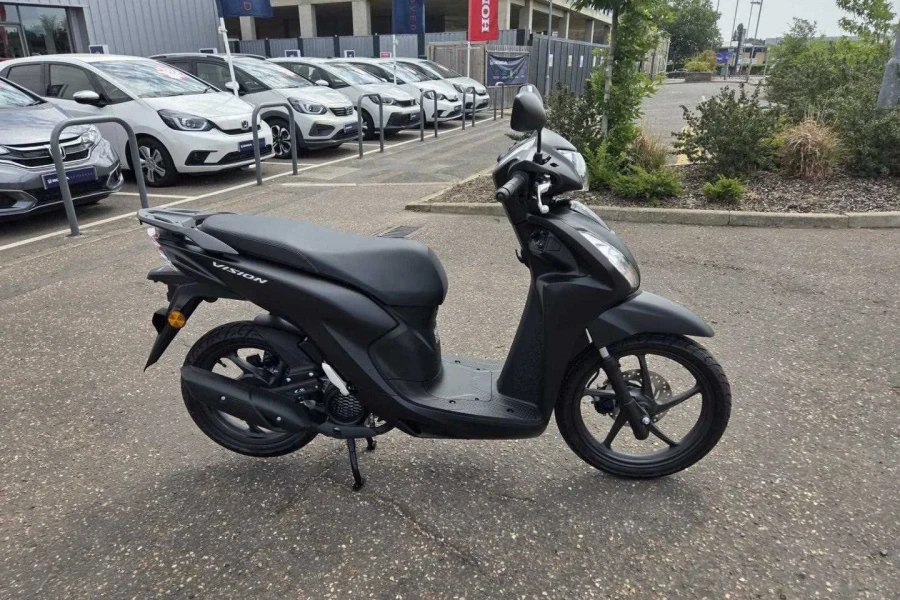 Vehicle Image - 1