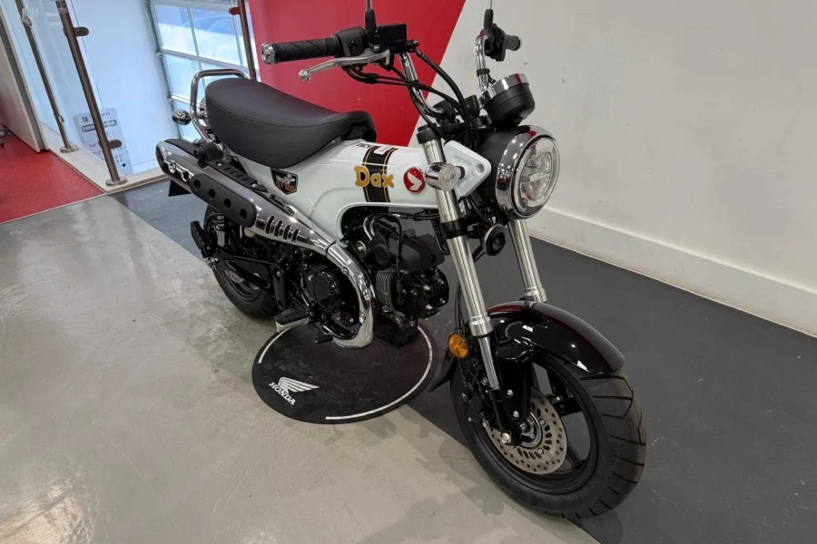 Vehicle Image - 1