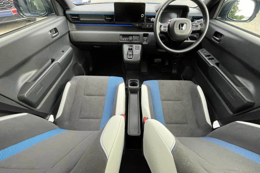 Vehicle Image - 3