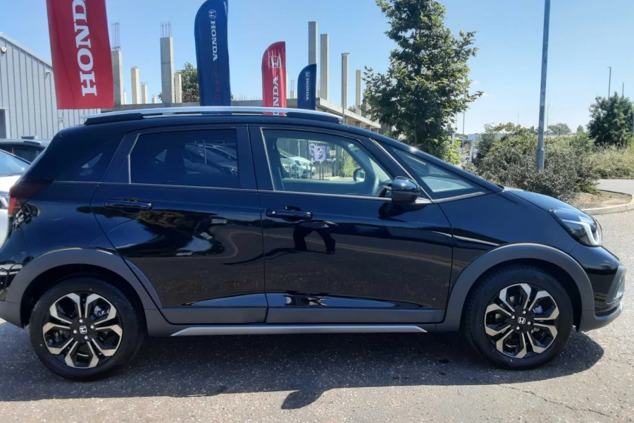 Vehicle Image - 3