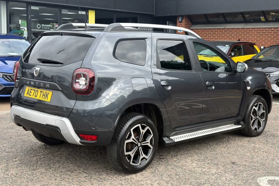 Vehicle Image - 3