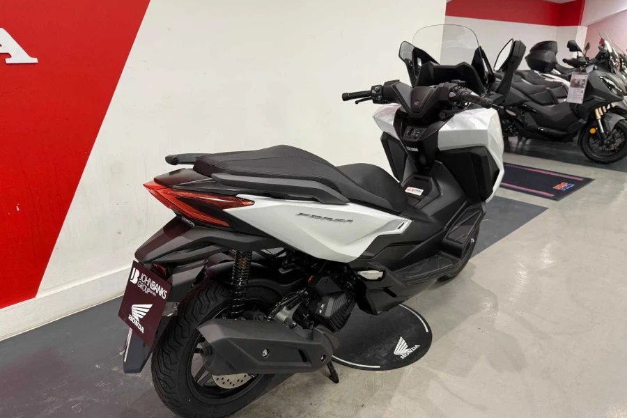 Vehicle Image - 2