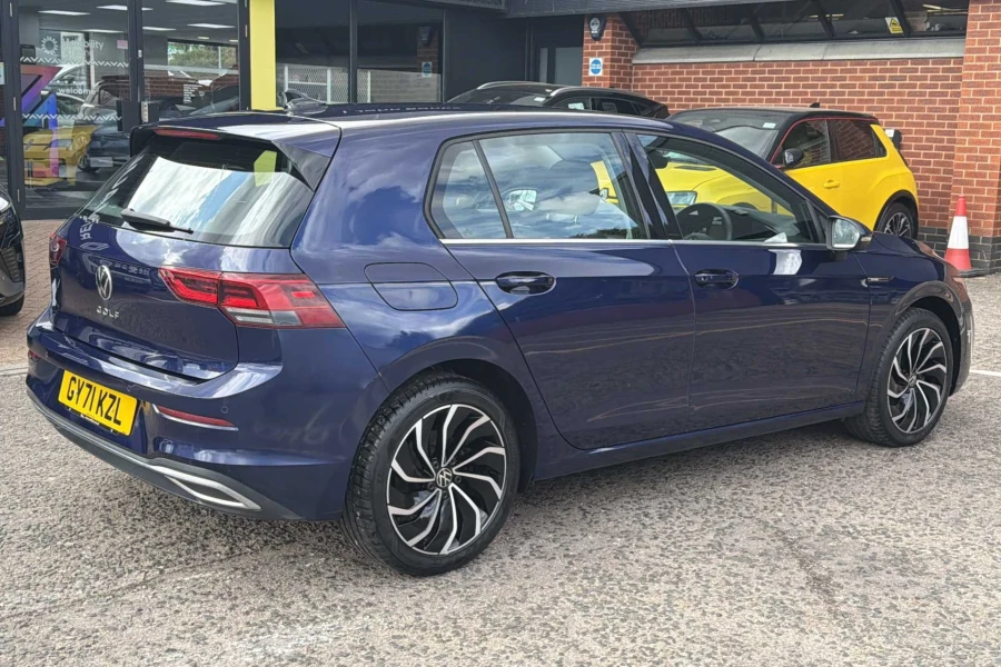 Vehicle Image - 3