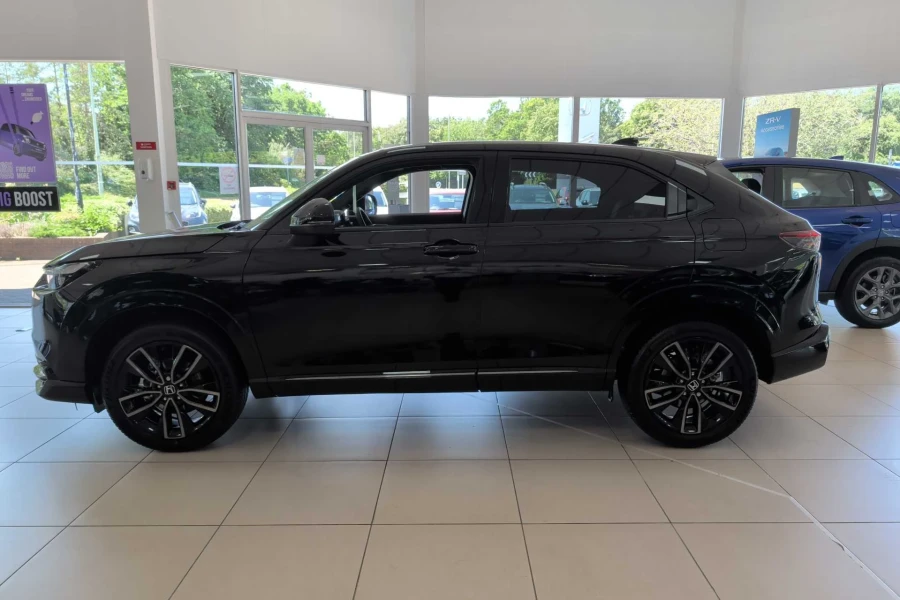 Vehicle Image - 3