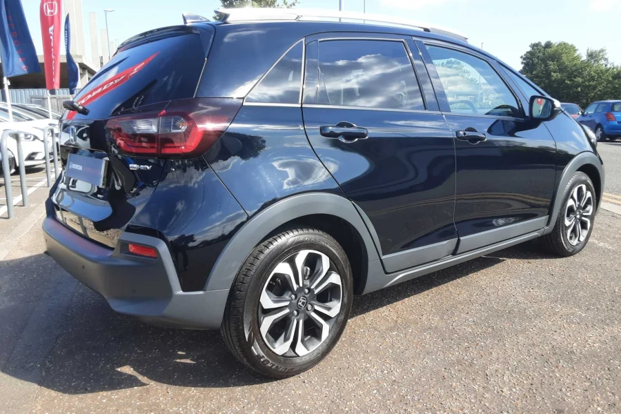 Vehicle Image - 3