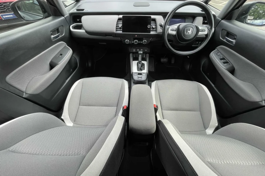 Vehicle Image - 3