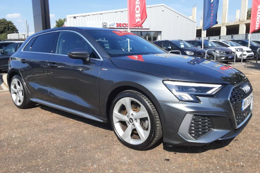 Vehicle Image - 1