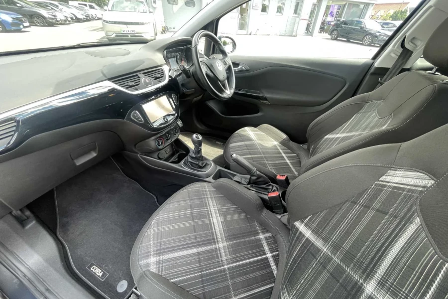 Vehicle Image - 1
