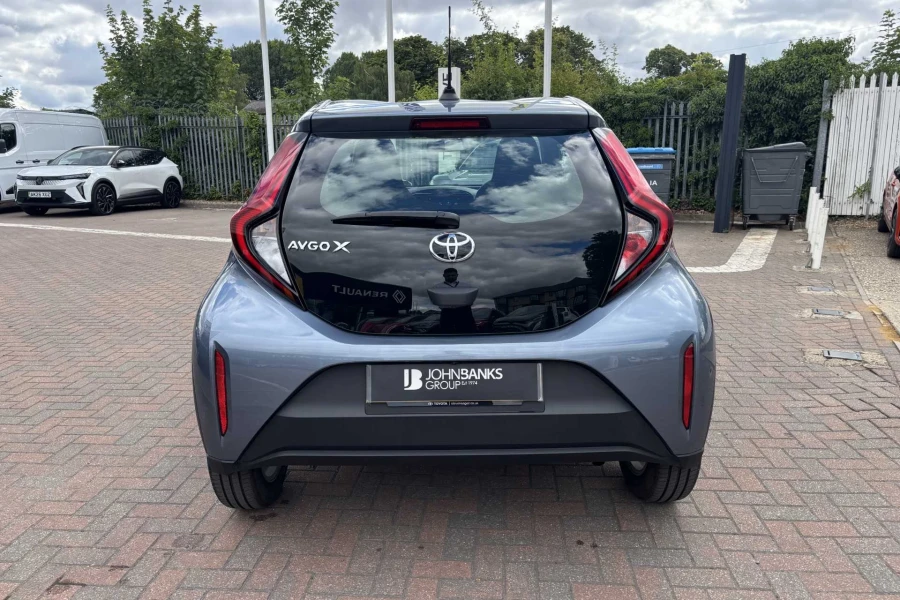 Vehicle Image - 2