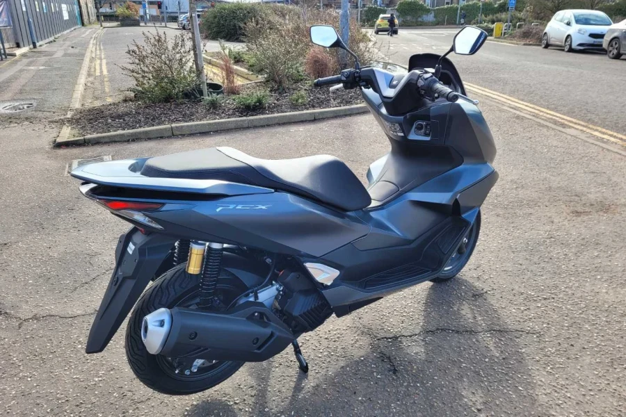 Vehicle Image - 2