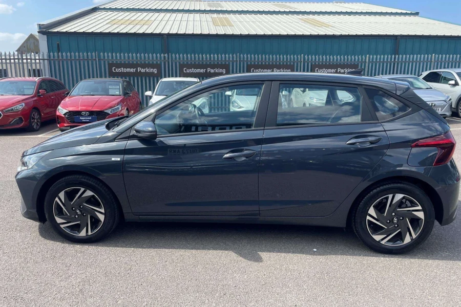 Vehicle Image - 3