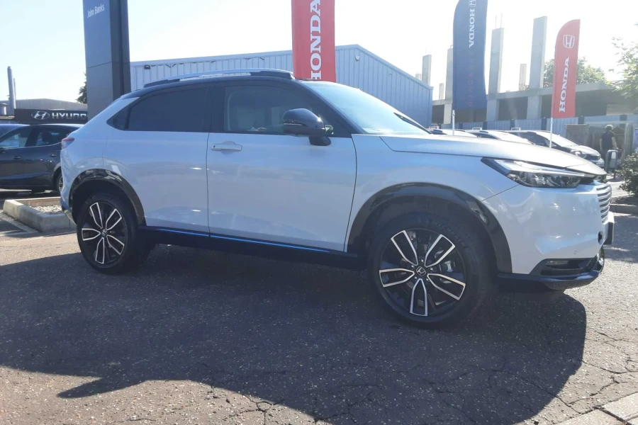 Vehicle Image - 3