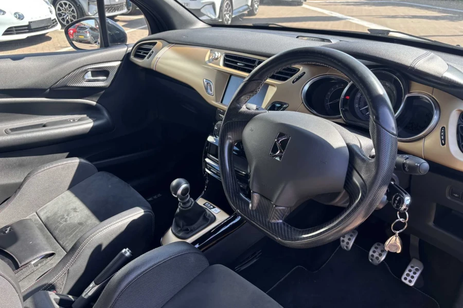 Vehicle Image - 3